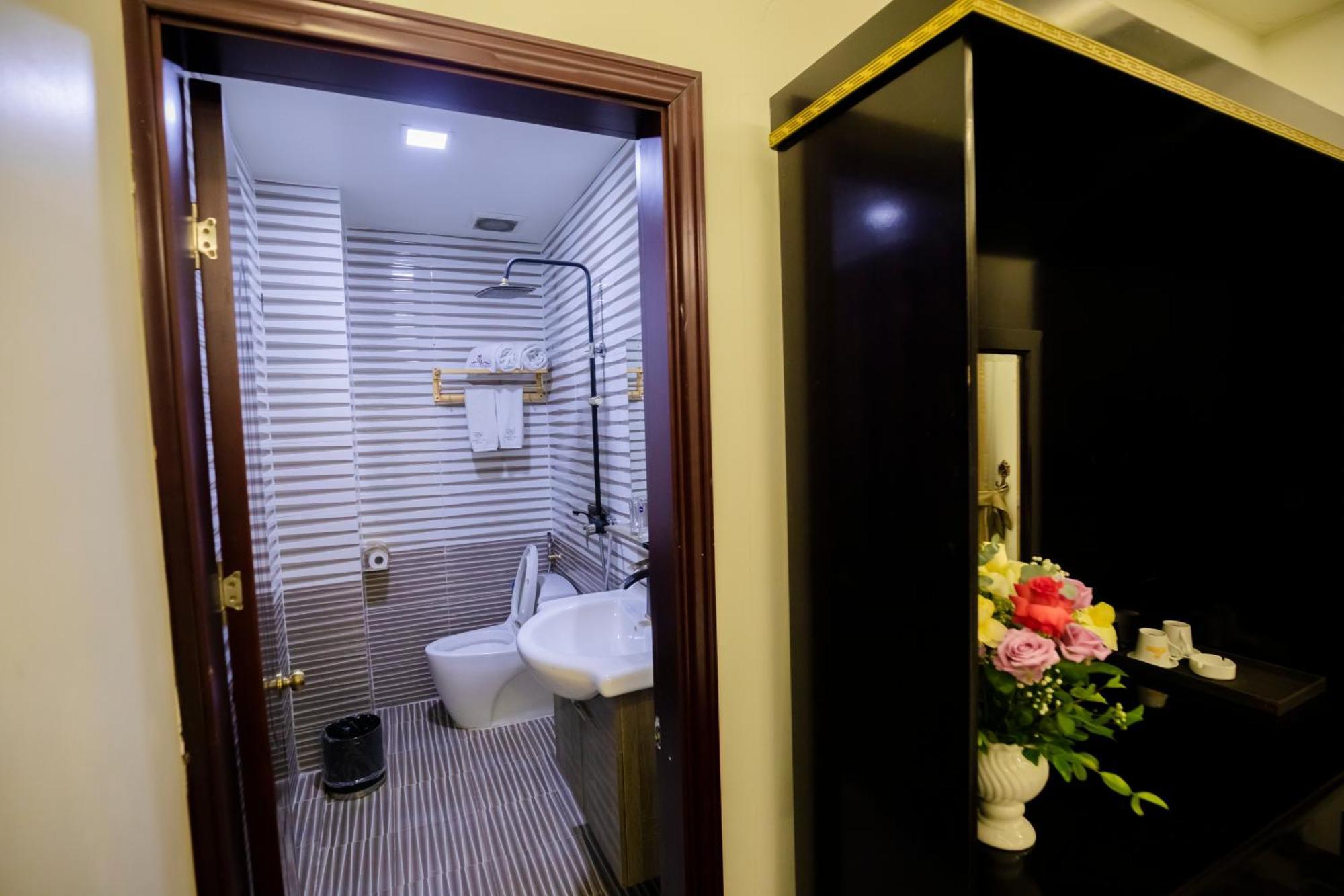 Gallant Hotel 154 Hai Phong Exteriör bild